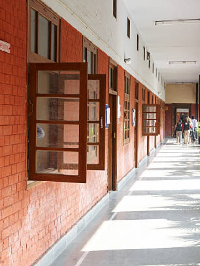 English Honors के लिए दिल्ली विश्वविद्यालय के टॉप 5 कॉलेज कौन से है