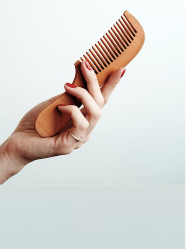 Wooden Comb Vs Plastic Comb Which One Is Better?
